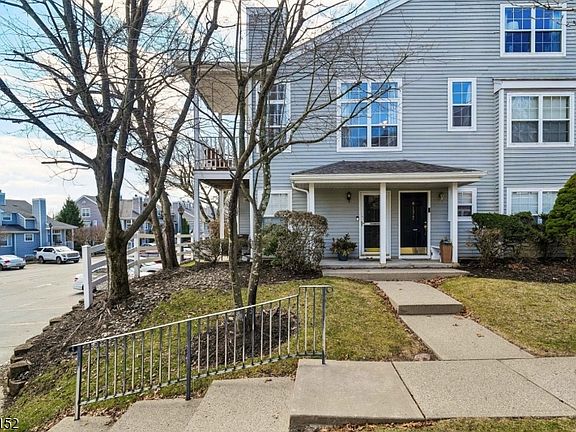 2nd image of 1317 Paddington Rd