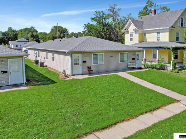 2835 T St, Lincoln, NE 68503