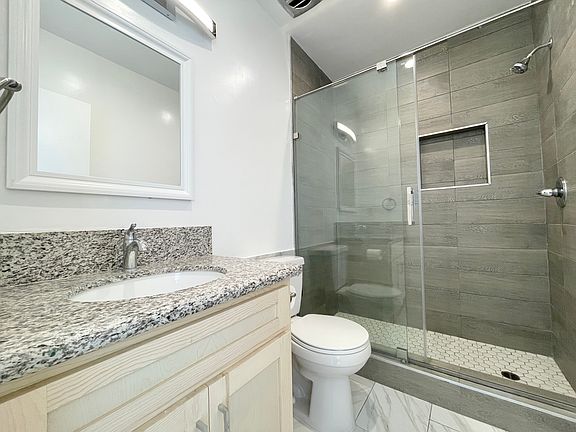 5th image of 222 N Lake St APT 15