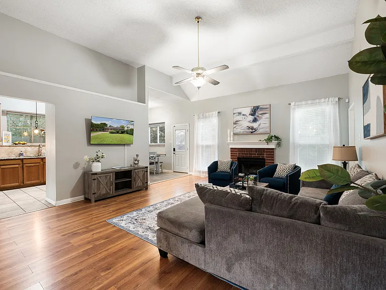 4143 Norway Ln — Photo 24
