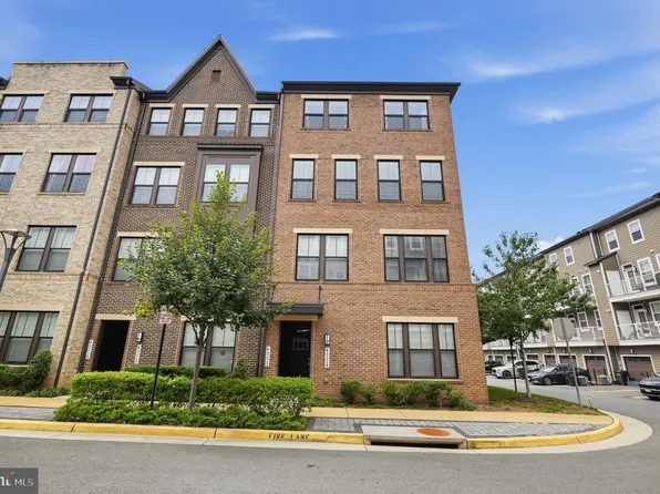 45222 Lettermore Sq, Sterling, VA 20166