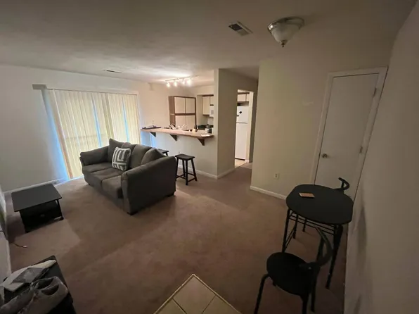 832 Newport Ter #832, Blacksburg, VA 24060
