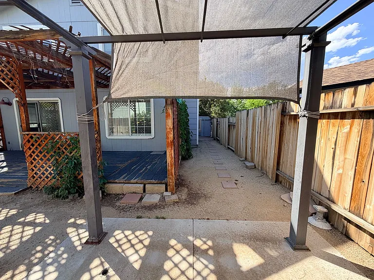 1862 Espee Ct — Photo 16