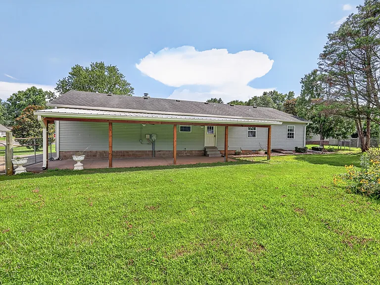 2504 Angelyn Dr — Photo 42
