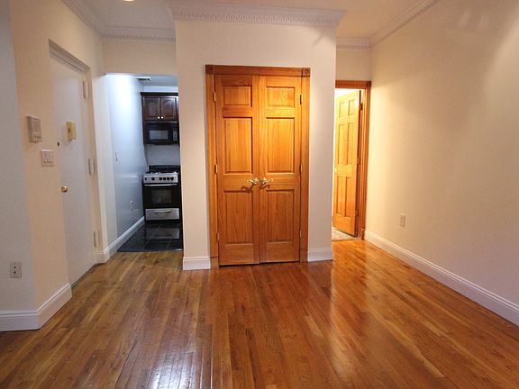 4th image of 220 W 104th St APT 2w