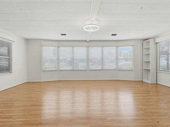 3rd image of 142 Florence Blvd
