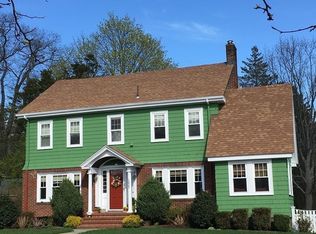 1025 Humphrey St, Swampscott, MA 01907