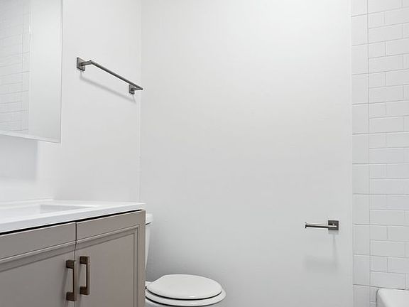 5th image of 706 Sackett St APT 2R