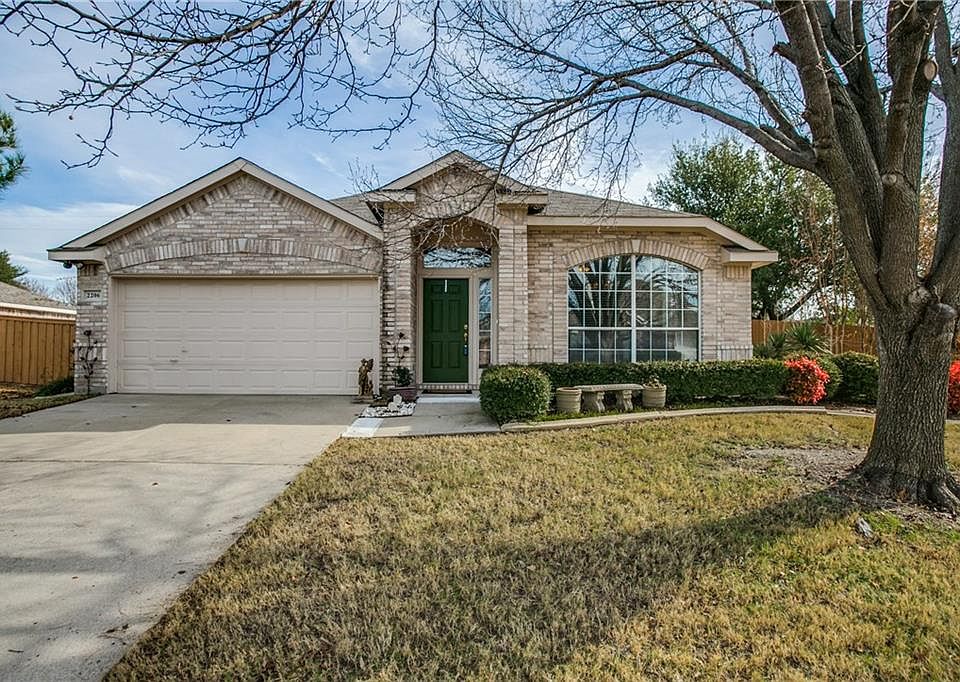 1st image of 2206 Oleander Way