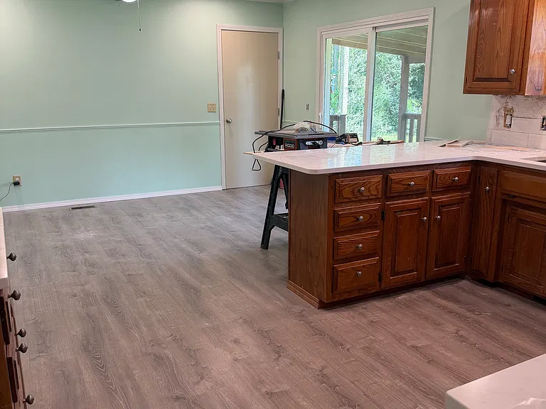 1204 W New Hope Rd — Photo 4