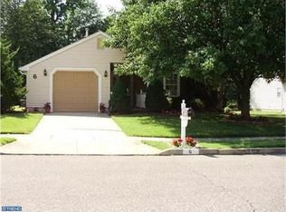 6 Lakebridge Dr, Deptford, NJ 08096