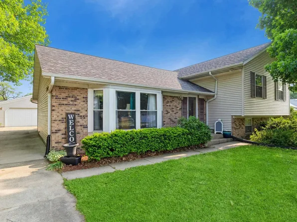 402 7th Ave, Colona, IL 61241