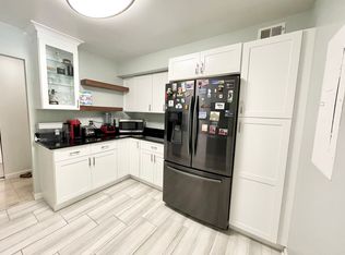 5811 Edson Ln APT 104, Rockville, MD 20852