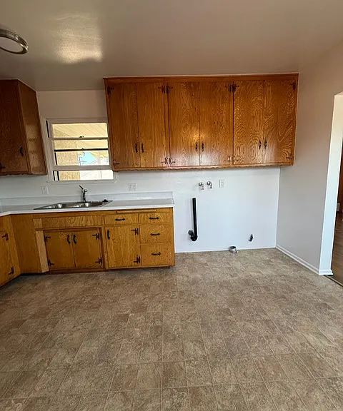 22020 Grace Ave — Photo 6