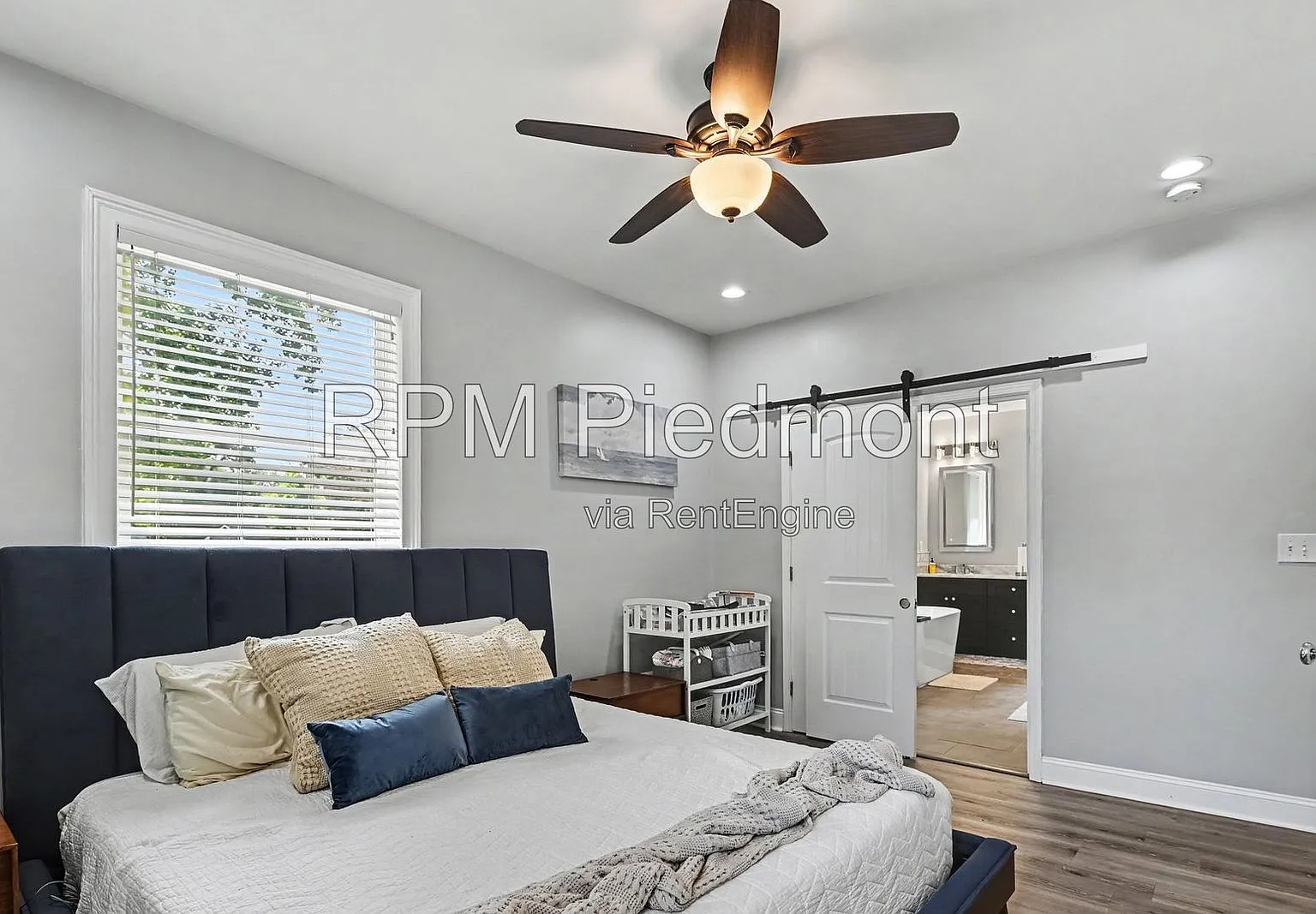 4 bed, 3.5 bath, 2375 sqft, $2,800 — Photo 4
