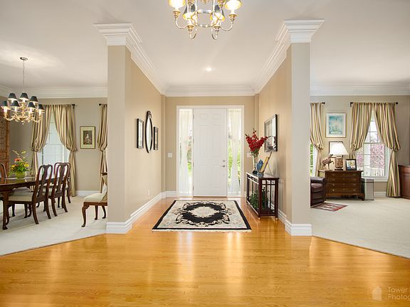 3rd image of 55 Royal Wood Dr
