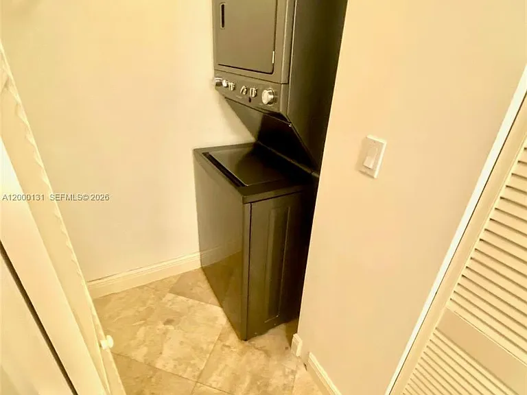 16590 NE 26th Ave #202 — Photo 17
