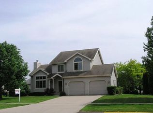 210 W Verleen Ave, Waunakee, WI 53597