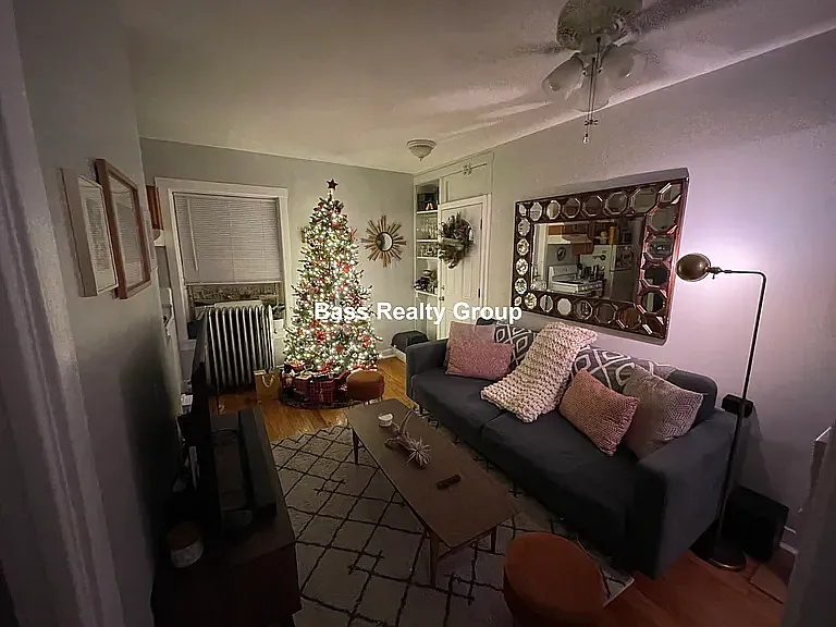 5945 N Greenview Ave #2G — Photo 1
