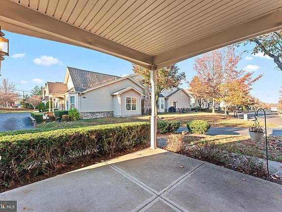 5th image of 89 Villa Dr #58