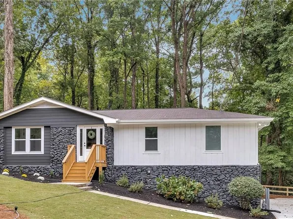 2231 Deep Creek Dr, Marietta, GA 30068