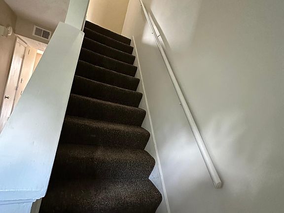 2nd image of 4806 Fegenbush Ln