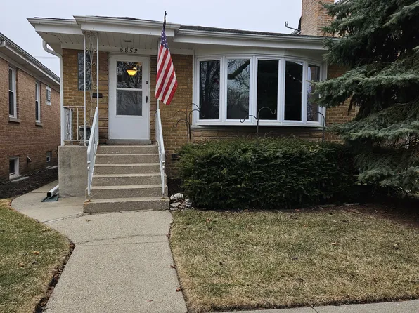 5852 N Melvina Ave, Chicago, IL 60646