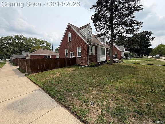 4th image of 10082 Cardwell St