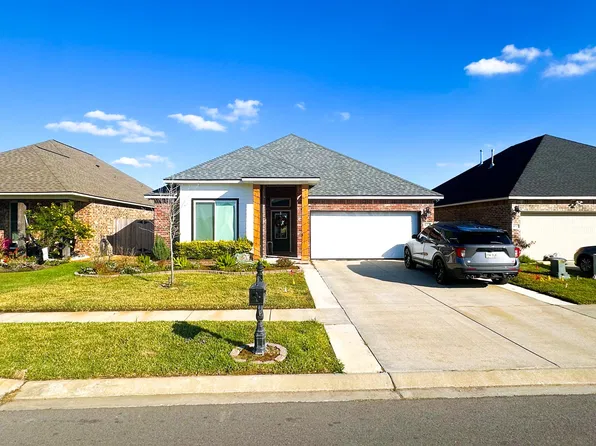 4613 Pelican Dr, Lake Charles, LA 70607