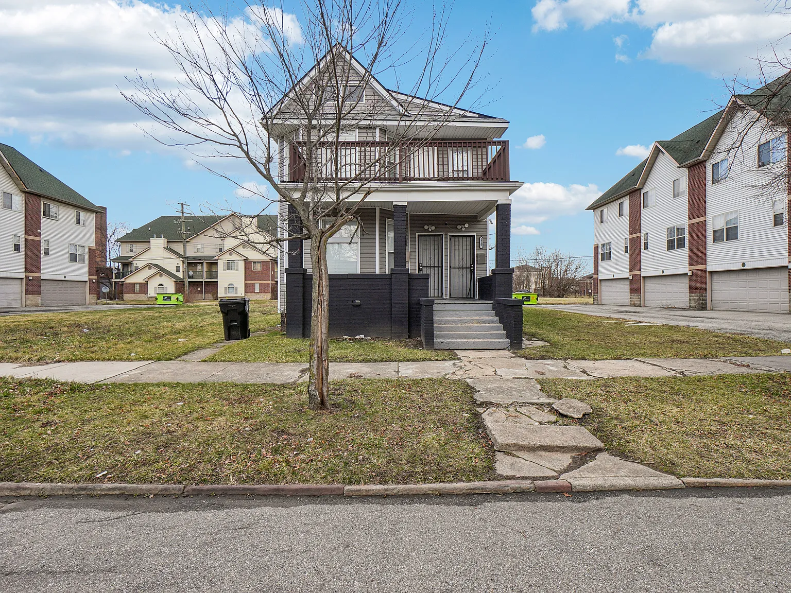 3 bed, 1188 sqft, $1,500 — Photo 1