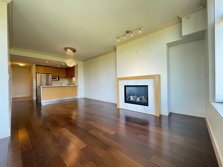 6015 Iona Dr #303 — Photo 1