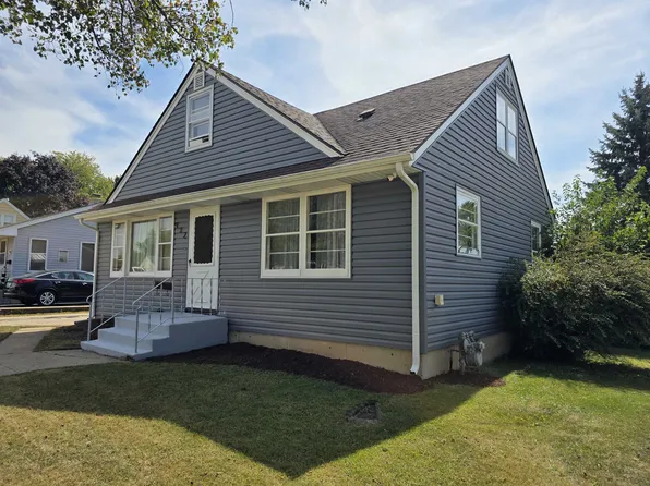 932 W 5th St, Belvidere, IL 61008