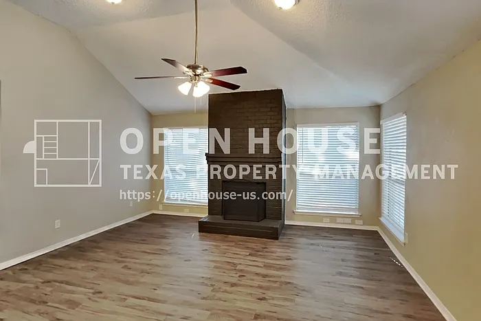 3 bed, 2.5 bath, 2023 sqft, $2,490 — Photo 4