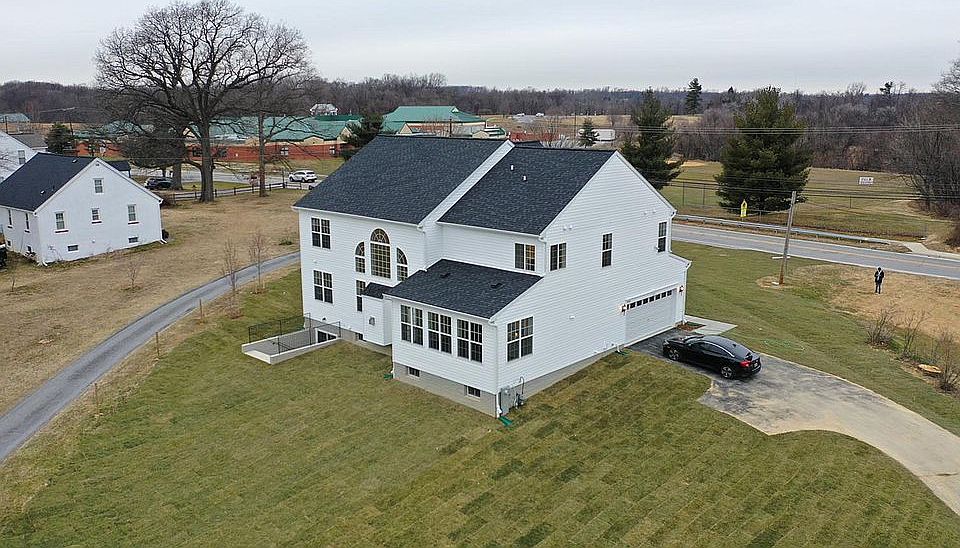 2nd image of 5925 Rockburn Meadows Ln