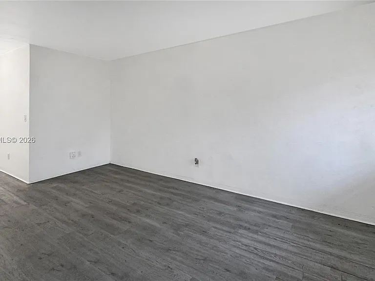 7717 Byron Ave #9 — Photo 9