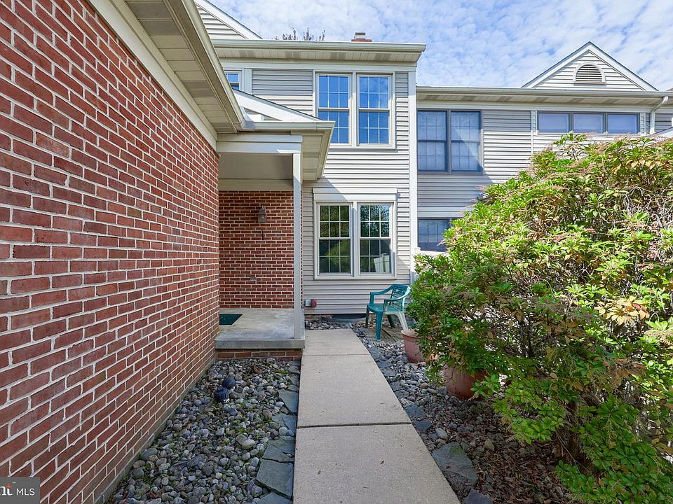1st image of 1817 Spring Ridge Ln