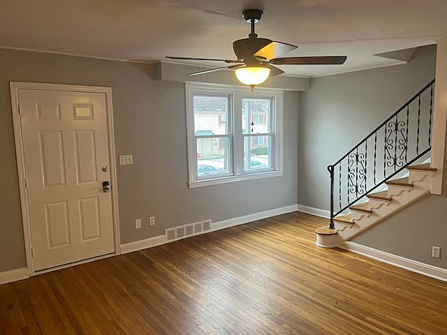 2nd image of 1719 W Cedar St