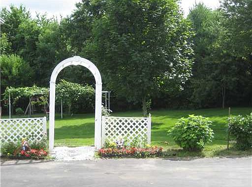 5th image of 15 Lauren Ct