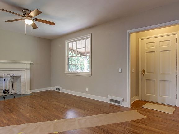 4th image of 1022 Highland Cir SE