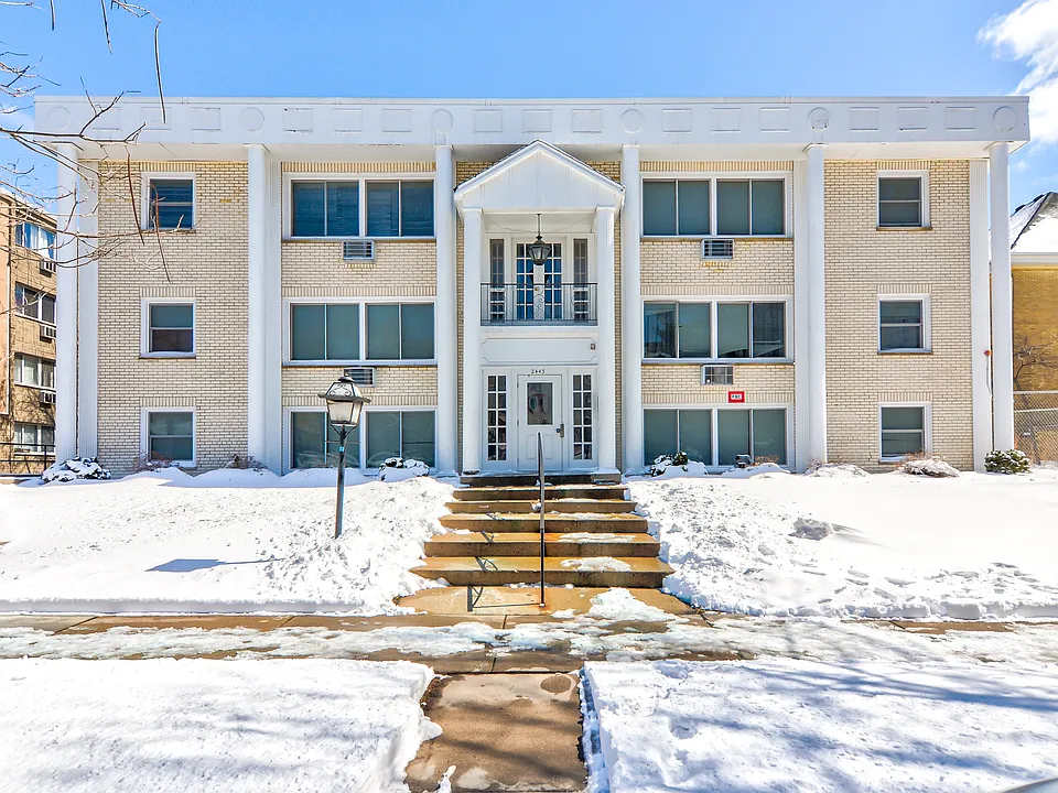 Pillsbury Apartments