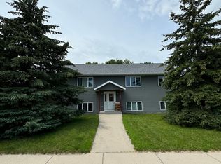 1735 Pleasant View Dr N #1, Mankato, MN 56003