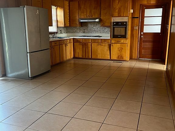 3rd image of 1212 Bel Aire Dr