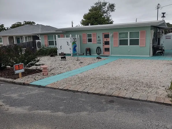 219 Lake Pl, Panama City Beach, FL 32413