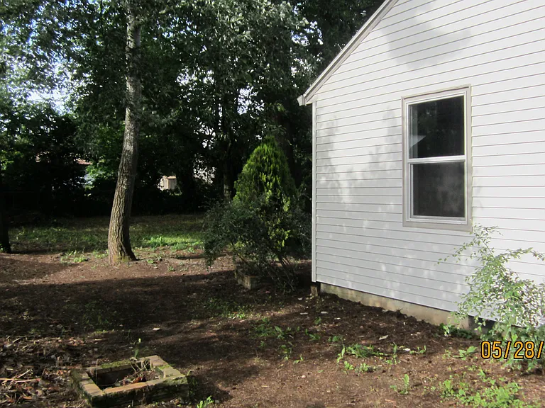11851 E Burnside St — Photo 14