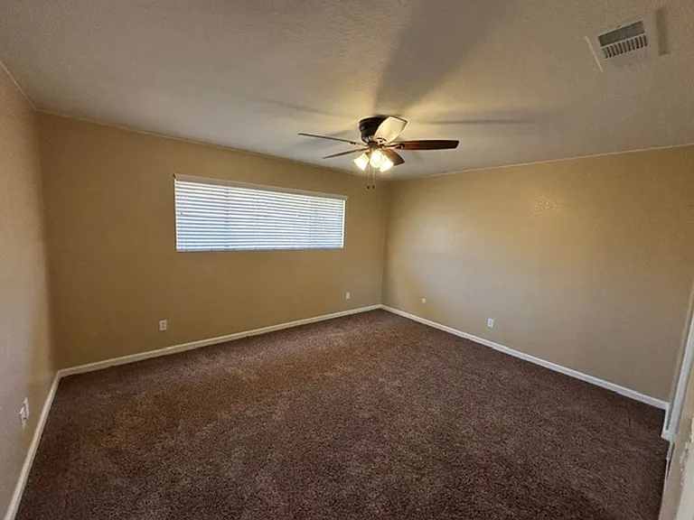 299 W Duarte St — Photo 9