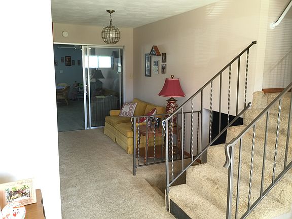 4th image of 111 Freeman Ct