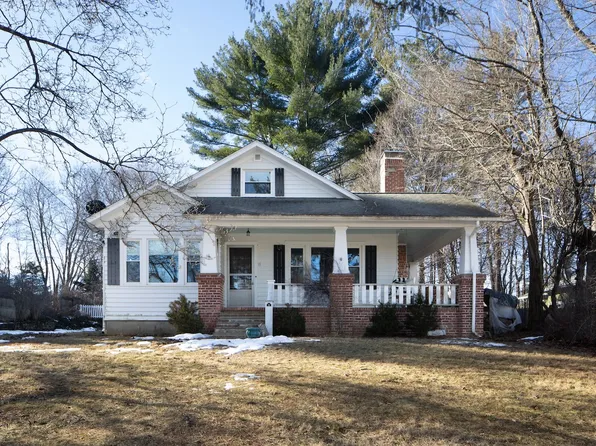 11 Prospect St, Lakeville, CT 06039