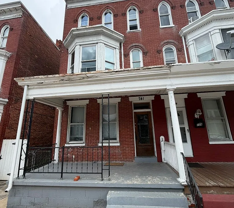 741 W Princess St