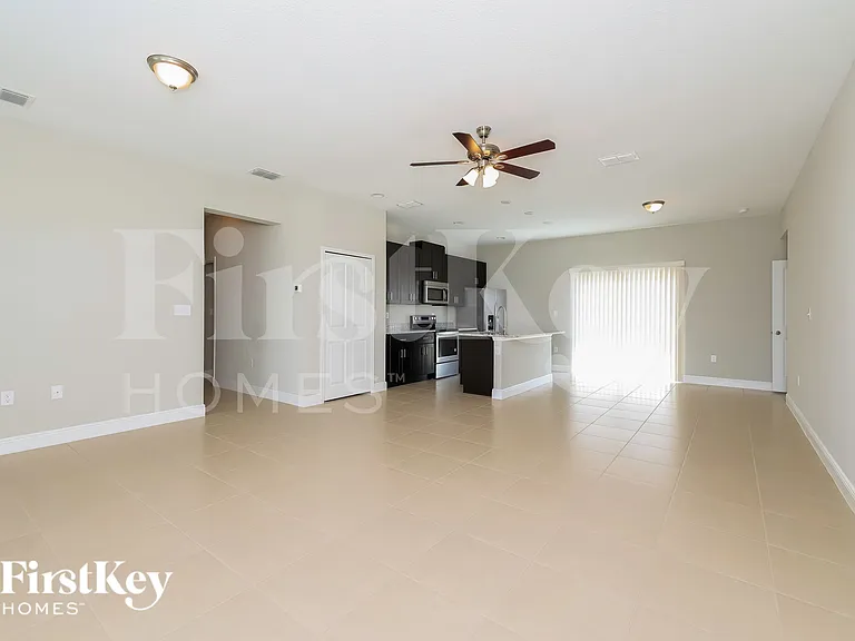 650 Hudson Valley Dr — Photo 3
