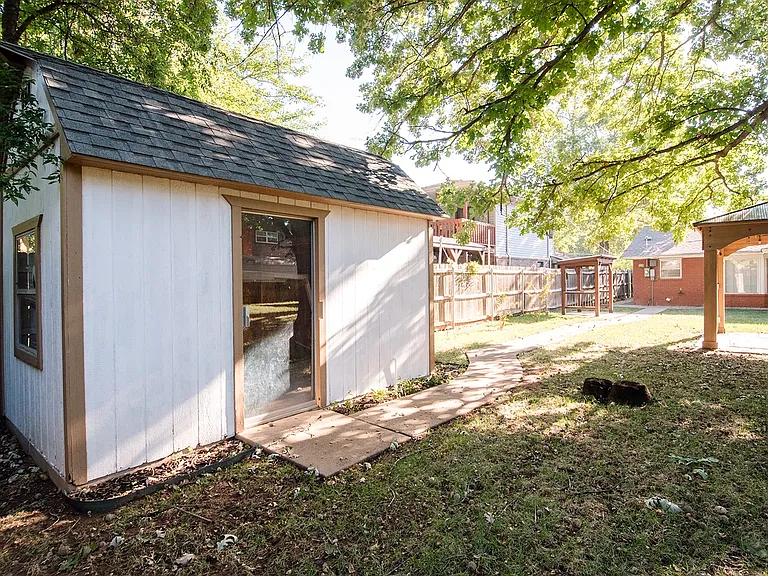1608 S Berry Rd — Photo 32